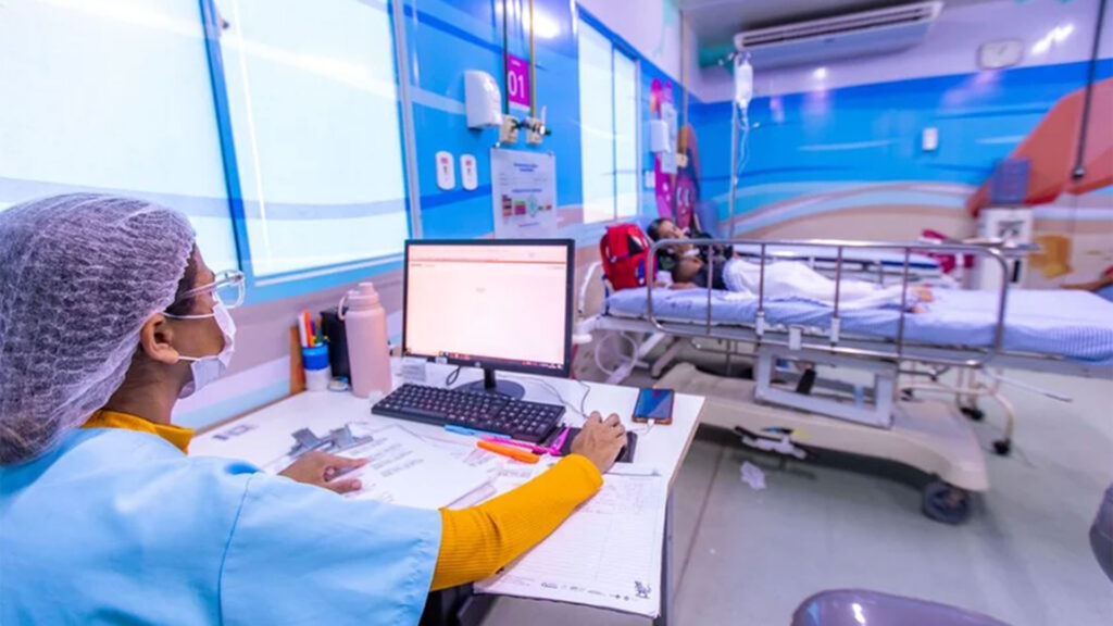 Juntas, as UPAs Benedito Bentes, Trapiche da Barra e Santa Lúcia dispõem de 76 leitos para acolhimento, isolamento ou transferências (Foto: Divulgação)